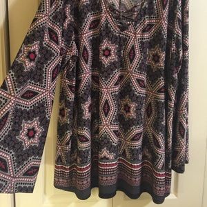 Long sleeve light weight plus size top